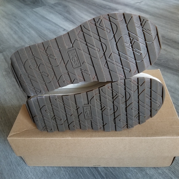 UGG Marin Slip-on Sneakers - Picture 8 of 9